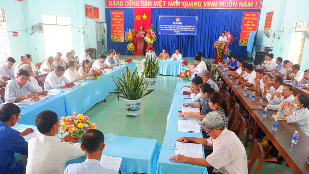 Tọa đàm bàn giải pháp vận động nhân dân tham gia xây dựng nông thôn mới tại xã Mỹ Hưng, Thạnh Phú